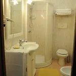 Park Regina - With Air-condition And Outdoor Heated Pool Hotell 3*
