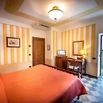 Park Regina - With Air-condition And Outdoor Heated Pool Hotell