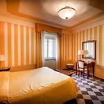 Park Regina - With Air-condition And Outdoor Heated Pool Bagni di Lucca