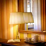 Park Regina - With Air-condition And Outdoor Heated Pool Hotell 3*