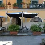 Hotell Park Regina - With Air-condition And Outdoor Heated Pool 3*
