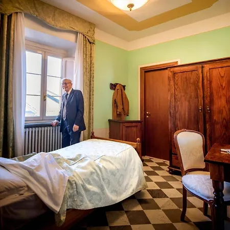 Park Regina - With Air-condition And Outdoor Heated Pool Hotel 3*