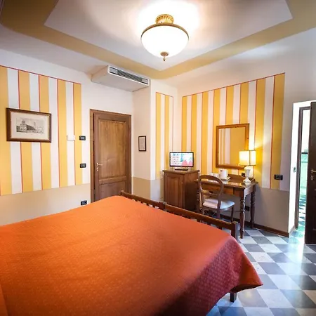 Park Regina - With Air-condition And Outdoor Heated Pool Hotel 3*