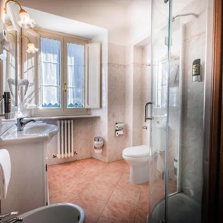 Hotel Park Regina - With Air-condition And Outdoor Heated Pool Bagni di Lucca