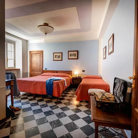 Park Regina - With Air-condition And Outdoor Heated Pool Hotel