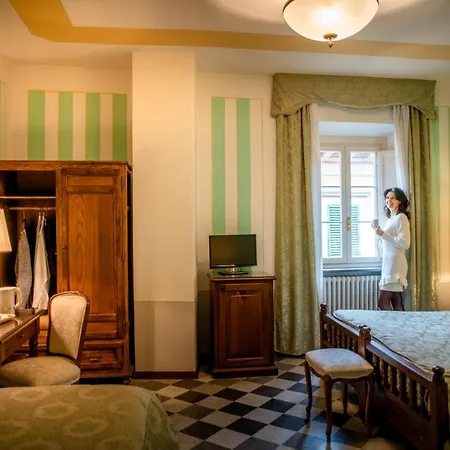 Park Regina - With Air-condition And Outdoor Heated Pool Hotel