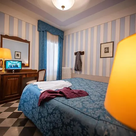 Park Regina - With Air-condition And Outdoor Heated Pool