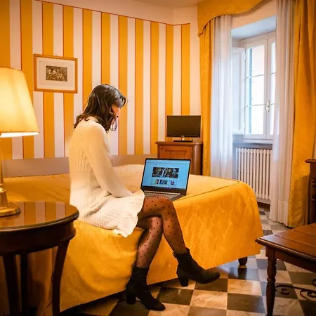 Park Regina - With Air-condition And Outdoor Heated Pool Hotel 3*