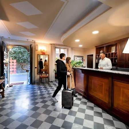 Park Regina - With Air-condition And Outdoor Heated Pool Hotel 3*