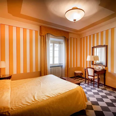 Park Regina - With Air-condition And Outdoor Heated Pool Bagni di Lucca
