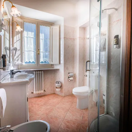 Park Regina - With Air-condition And Outdoor Heated Pool Hotel