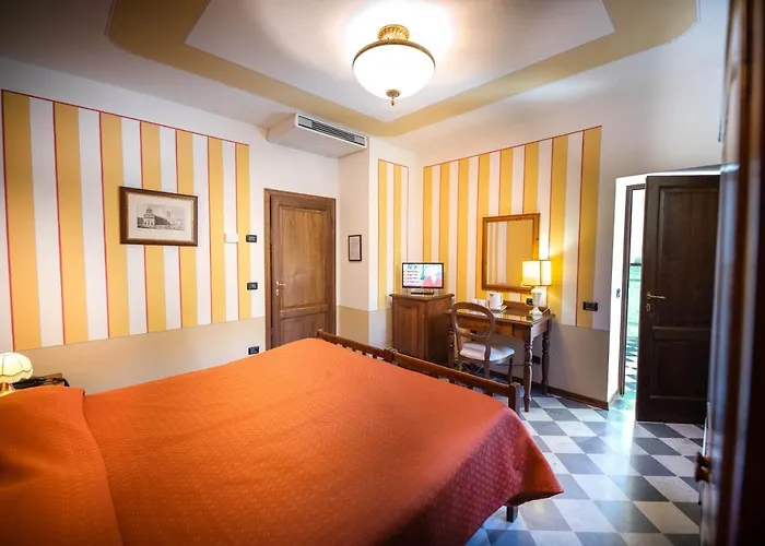 Park Regina - With Air-condition And Outdoor Heated Pool Hotel 3*
