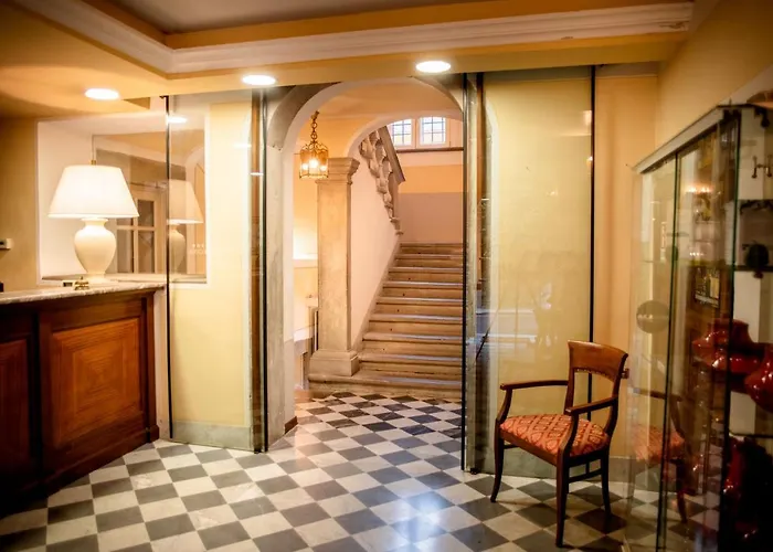 Park Regina - With Air-condition And Outdoor Heated Pool Hotel