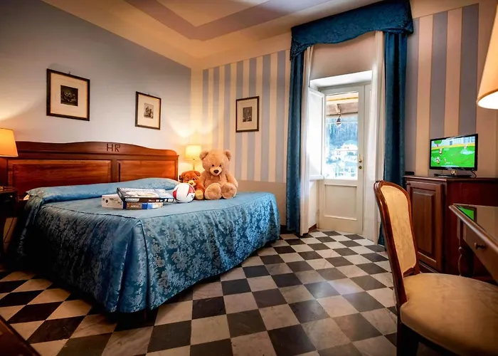 Park Regina - With Air-condition And Outdoor Heated Pool Hotel