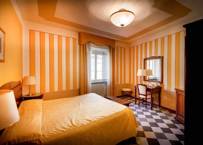 Park Regina - With Air-condition And Outdoor Heated Pool Hotel 3*