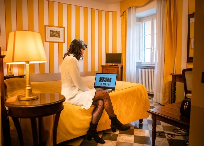 Park Regina - With Air-condition And Outdoor Heated Pool Hotel 3*
