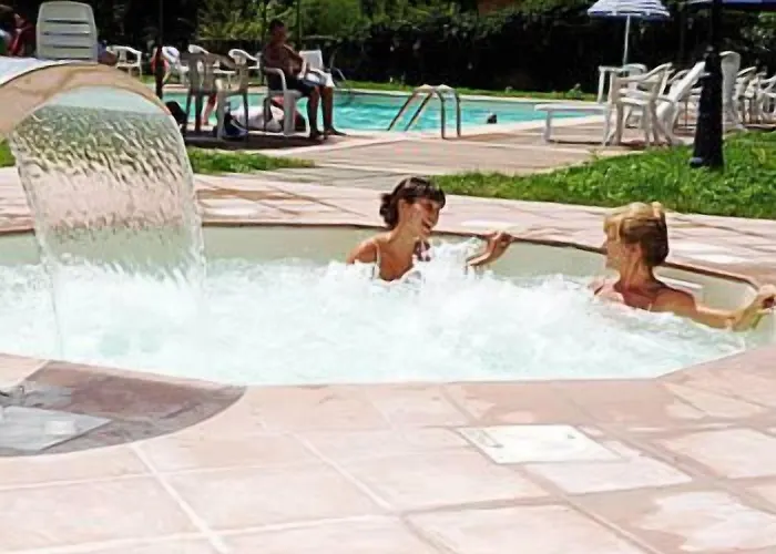Park Regina - With Air-condition And Outdoor Heated Pool Hotel