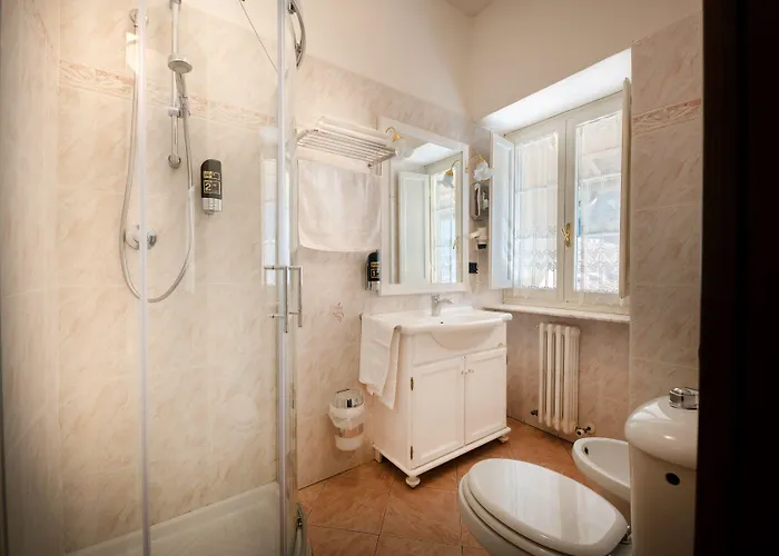 Park Regina - With Air-condition And Outdoor Heated Pool Hotel Bagni di Lucca