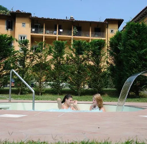 Park Regina - With Air-condition And Outdoor Heated Pool 3*